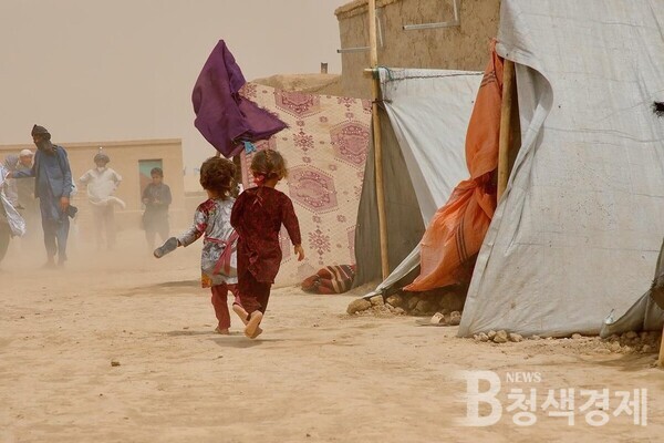 국제사회, 아프간 난민 수용⋯입장 차 극명
