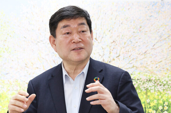 '첨단기술 융합전문가’ 문형남 교수 “미래 선도하려면 다가올 ‘AI·ESG 대전환과 청색기술’ 대비해야”