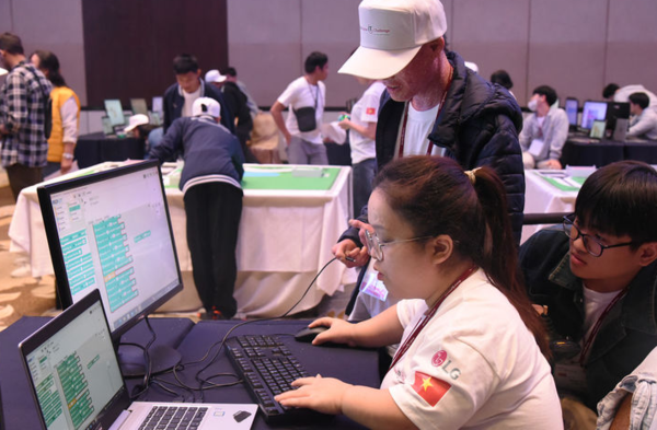 LG전자, 마닐라서 국제 장애청소년 IT챌린지 개최...ESG경영 실천 일환