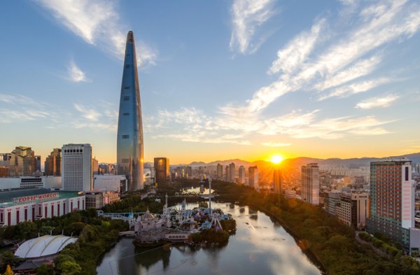 롯데그룹이 ESG경영 강화로 체질개선에 박차를 가하고 있다. 사진은 서울 잠실 롯데월드타워. 사진=롯데물산